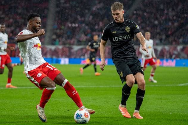 Germany, Soccer, 1 Bundesliga, Matchday 9, 2025 2026, RB Leipzig VfB Stuttgart on 01 11 in Leipzig Red Bull Arena Ridle Baku RB Leipzig 17 and Ramon Hendriks VfB Stuttgart 3 Copyright: xSvenxHeidmannx