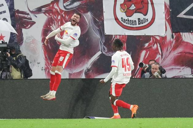 01 11 2025, xgox, Soccer 1 Bundesliga, RB Leipzig VfB Stuttgart emspor, v l jubilation after the 3 1 by Romulo Jose Cardoso Da Cruz Leipzig, 40 DFL DFB REGULATIONS PROHIBIT ANY USE OF PHOTOGRAPHS as IMAGE SEQUENCES and or QUASI VIDEO Leipzig