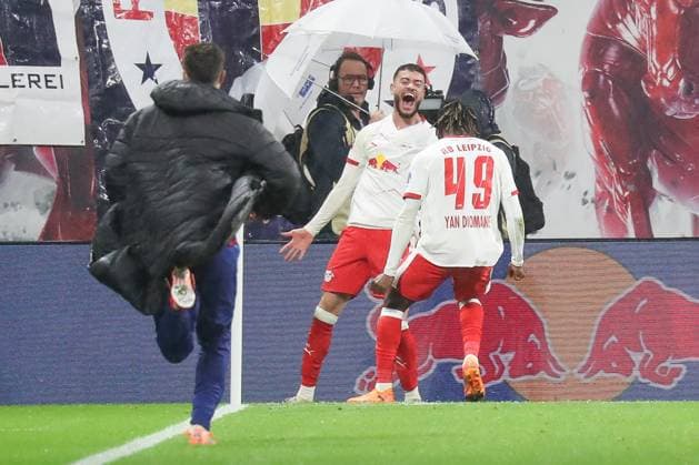 01 11 2025, xgox, Soccer 1 Bundesliga, RB Leipzig VfB Stuttgart emspor, v l jubilation after the 3 1 by Romulo Jose Cardoso Da Cruz Leipzig, 40 DFL DFB REGULATIONS PROHIBIT ANY USE OF PHOTOGRAPHS as IMAGE SEQUENCES and or QUASI VIDEO Leipzig