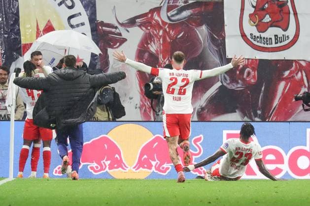 01 11 2025, xgox, Soccer 1 Bundesliga, RB Leipzig VfB Stuttgart emspor, v l jubilation after the 3 1 by Romulo Jose Cardoso Da Cruz Leipzig, 40 DFL DFB REGULATIONS PROHIBIT ANY USE OF PHOTOGRAPHS as IMAGE SEQUENCES and or QUASI VIDEO Leipzig