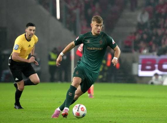 GER, 1 FBL, 1 FSV Mainz 05 vs Werder Bremen 01 11 2025, MEWA Arena, Mainz, GER, 1 FBL, 1 FSV Mainz 05 vs Werder Bremen , im Bild Keke Topp Bremen DFL regulations prohibit any use of photographs as image sequences and or quasi video nordphotoxGmbHx xBratic nph00250