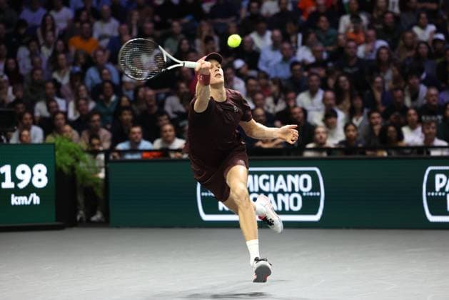 ROLEX PARIS MASTERS TENNIS 2025 Thierry Larret MAXPPP - Nanterre (92) 01 11 2025 Thierry Larret Maxppp. Tennis. Rolex Paris Masters. Paris La Defense, Nanterre (92). Du 25 octobre au 2 novembre 2025. Samedi 1er novembre 2025. Demi-Finale : Alexander ZVEREV (GER) vs Jannik SINNER (ITA). Nanterre (92) PARIS LA DEFENSE ARENA ILE DE FRANCE FRANCE  Copyright: xMAXPPPxThierryxLarretx TLR202511019342 TLR202511019342