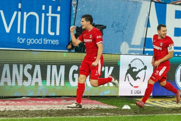 left goalscorer to 1 2 Martin Ens VERL and Niko Kijewski VERL cheer and celebrate GER, FC Hansa Rostock vs SC Verl, Football, Men, 3 League, Matchday 13, Season 2025 2026, 01 11 2025 Rostock Ostseestadion Mecklenburg Vorpommern Germany