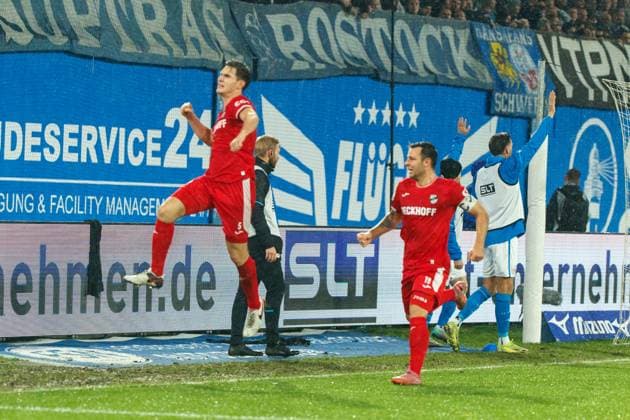 left Martin Ens VERL scores and cheers to 1 2 GER, FC Hansa Rostock vs SC Verl, Football, Men, 3 League, Matchday 13, Season 2025 2026, 01 11 2025 Rostock Ostseestadion Mecklenburg Vorpommern Germany