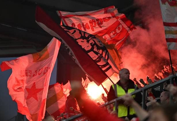Soccer Bundesliga Season 2025 2026 Mewa Arena Mainz 01 11 2025 1 FSV Mainz 05 mz SV Werder Bremen hb 1 1 Mainz fans also ignite DFL REGULATIONS PROHIBIT ANY USE OF PHOTOGRAPHS AS IMAGE SEQUENCES AND OR QUASI VIDEO EDITORIAL USE ONLY NATIONAL AND INTERNATIONAL NEWS AGENCIES OUT Soccer Bundesliga 1 FSV Mainz 05