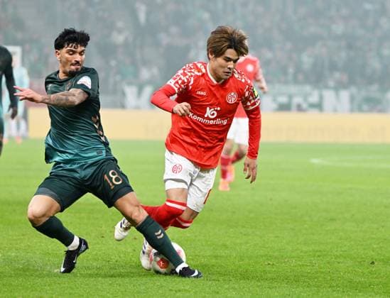 Soccer Bundesliga Season 2025 2026 Mewa Arena Mainz 01 11 2025 1 FSV Mainz 05 mz SV Werder Bremen hb 1 1 Naby KEITA SV Werder Bremen , li Kaishu SANO 1 FSV Mainz 05 DFL REGULATIONS PROHIBIT ANY USE OF PHOTOGRAPHS AS IMAGE SEQUENCES AND OR QUASI VIDEO EDITORIAL USE ONLY NATIONAL AND INTERNATIONAL NEWS AGENCIES OUT Soccer Bundesliga 1 FSV Mainz 05