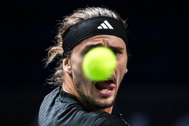 November 1, 2025, Nanterre, France, France: Alexander ZVEREV of Germany during the sixth day of the Rolex Paris Masters 1000 tennis tournament at Accor Arena on November 01, 2025 in Nanterre near Paris, France. Nanterre France - ZUMAm308 20251101_zsp_m308_033 Copyright: xMatthieuxMirvillex