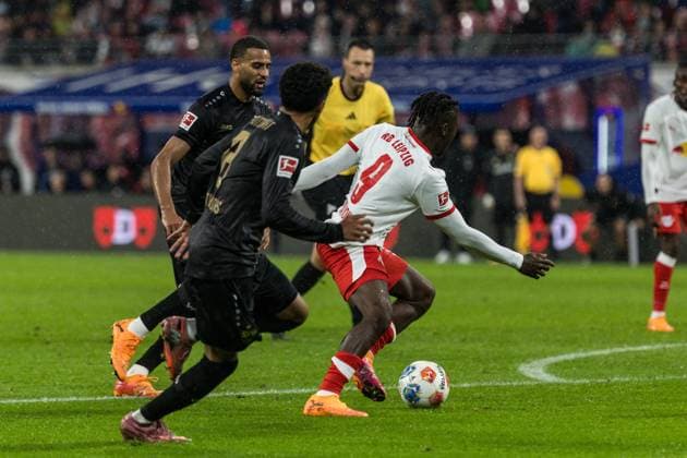 GER, Bundesliga, RB Leipzig VfB Stuttgart 01 11 2025, Red Bull Arena, Leipzig, GER, Bundesliga, RB Leipzig VfB Stuttgart Johan Bakayoko RB Leipzig 9 Â nordphotoxGmbHxx xAlexanderxTrienitz nph00051