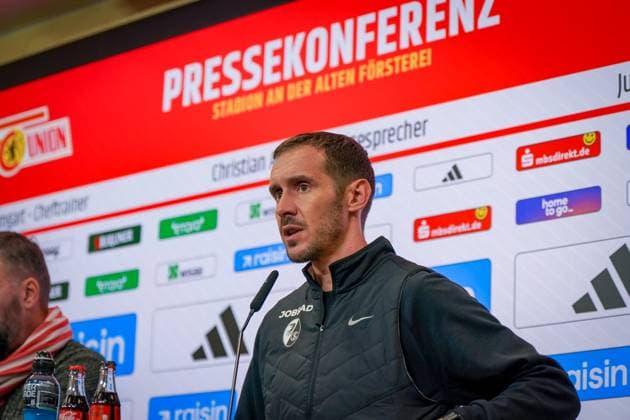 Germany Soccer Bundesliga 2025 26, 9 Matchday 1 FC Union Berlin vs SC Freiburg An der Alten Försterei Berlin Julian Schuster SC Freiburg, Coach Press conference, Media Berlin Germany Copyright: xJOERANxSTEINSIEKx