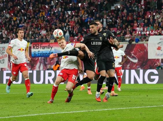 Germany Soccer Bundesliga 2025 26, 9 Matchday RB Leipzig vs VfB Stuttgart Red Bull Arena Stadion Leipzig Deniz Undav VfB Stuttgart, 26 Nicolas Seiwald RB Leipzig, 13 Leipzig Copyright: xAymanxAlahmedx