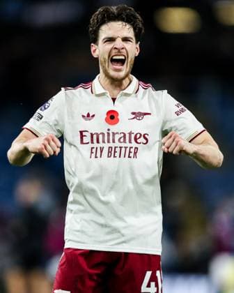 Premier League Burnley v Arsenal Declan Rice of Arsenal celebrates 0-2 win after the Premier League match Burnley vs Arsenal at Turf Moor, Burnley, United Kingdom, 1st November 2025 (Photo by Jorge Horsted News Images) Burnley Turf Moor Lancashire United Kingdom Copyright: xJorgexHorsted NewsxImagesx