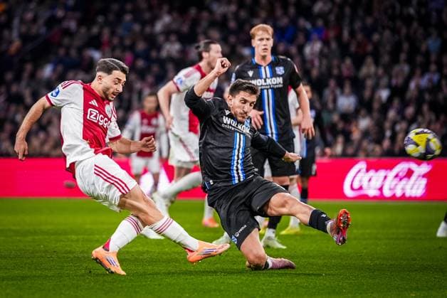 AMSTERDAM , 01-11-2025 , JohanCruyff Arena , season 2025 2026 , Dutch Eredivisie football , match between Ajax and sc Heerenveen , picture shows Ajax player Raul Moro Ajax - Heerenveen  x31796893x Copyright: