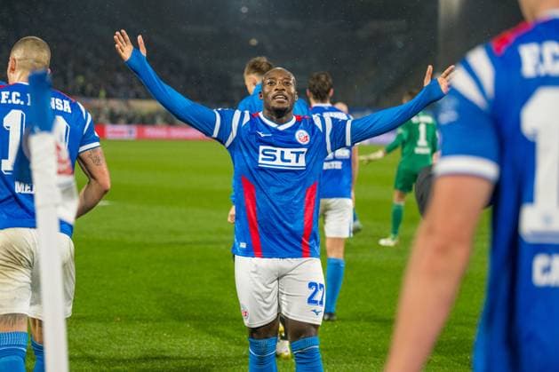 Rostock, Germany 01 November 2025 3 Liga 2025 2026 FC Hansa Rostock vs SC Verl In the picture Christian Kinsombi Hansa Rostock cheers after his goal to 2 2 DFB regulations prohibit any use of photographs as image sequences and or quasi video Copyright: xFotostandx xVoelkerx