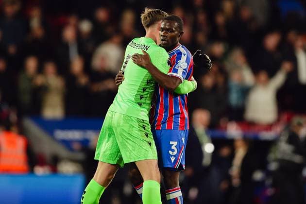 Goalkeeper Dean Henderson (1 Crystal Palace) and Tyrick Mitchell (3 Crystal Palace) embrace after winning the Premier League game between Crystal Palace and Brentford at Selhurst Park in London, England. Copyright: xLiamxAsman SPPx Sportspressphoto_SPR54934
