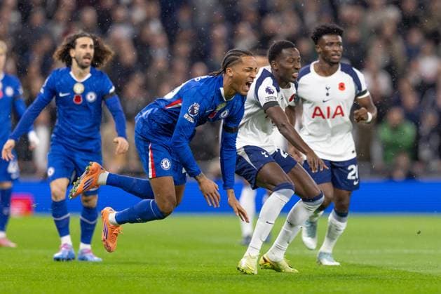 Tottenham Hotspur v Chelsea FC, Premier League, Football, The Tottenham Hotspur Stadium, London, UK - 01 Nov 2025 Joao Pedro of Chelsea FC goes down after a tackle from Pape Matar Sarr of Tottenham Hotspur London The Tottenham Hotspur Stadium Tottenham GBR, UK NEWSPAPERS OUT Copyright: xEllixBirchx
