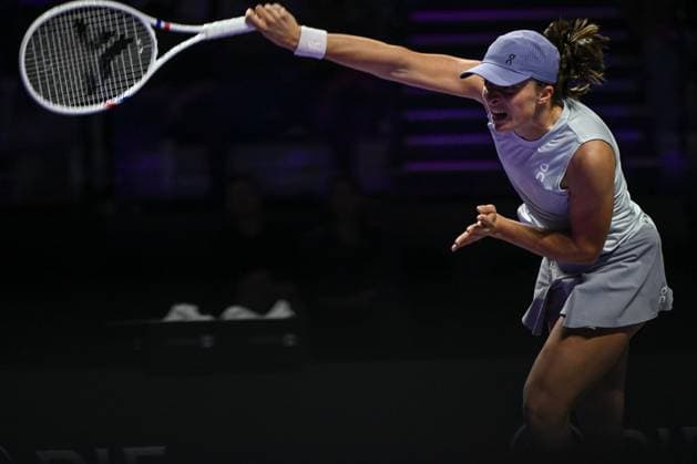 WTA, Tennis Damen Finals 2025 in Riyadh - Day One RIYADH, SAUDI ARABIA – NOVEMBER 01: Iga Swiatek of Poland plays against Madison Keys of the United States during their match on Day 1 of the 2025 WTA Finals, part of the Hologic WTA Tour, at King Saud University Indoor Arena in Riyadh, Saudi Arabia, on November 1, 2025. Artur Widak Anadolu Riyadh Saudi Arabia. Editorial use only. Please get in touch for any other usage.  Copyright: x2025xAnadoluxArturxWidakx