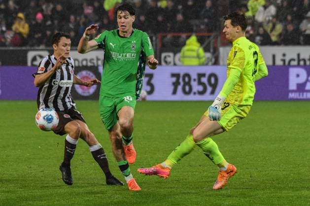 Kaars Martijn Pauli 16 Philipp Sander 33 Moritz Nicolas Gladbach Germany , Hamburg , Millerntorstadion , Football , 1 Bundesliga , FC St Pauli Borussia Mönchengladbach