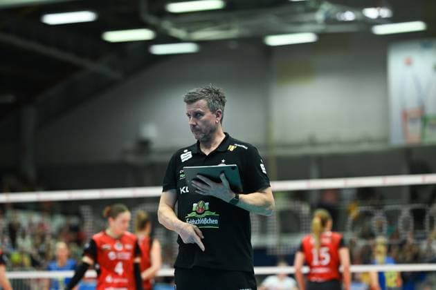 Alexander Waibl Head Coach Dresdner SC Dresdner SC vs SSC Palmberg Schwerin, 1 Volleyball Bundesliga Women, Season 2025 2026, 01 11 2025 Dresdner SC vs SSC Palmberg Schwerin, 1 Volleyball Bundesliga Women, Season 2025 2026, 01 11 2025 Dresden Copyright: xEibner-Pressefoto xHoepnerx EP_PHR