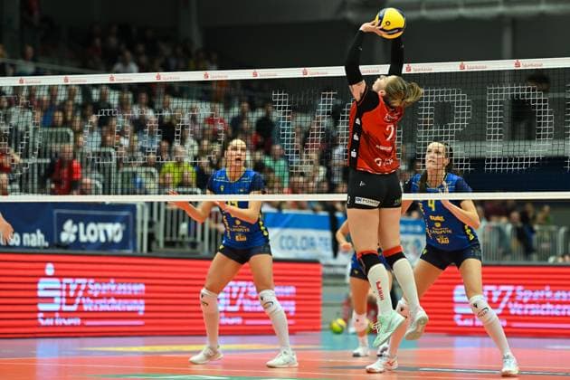 Larissa Winter Dresdner SC, 2 Dresdner SC vs SSC Palmberg Schwerin, 1 Volleyball Bundesliga Women, Season 2025 2026, 01 11 2025 Dresdner SC vs SSC Palmberg Schwerin, 1 Volleyball Bundesliga Women, Season 2025 2026, 01 11 2025 Dresden Copyright: xEibner-Pressefoto xHoepnerx EP_PHR