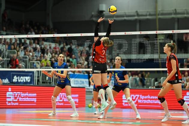 Larissa Winter Dresdner SC, 2 Dresdner SC vs SSC Palmberg Schwerin, 1 Volleyball Bundesliga Women, Season 2025 2026, 01 11 2025 Dresdner SC vs SSC Palmberg Schwerin, 1 Volleyball Bundesliga Women, Season 2025 2026, 01 11 2025 Dresden Copyright: xEibner-Pressefoto xHoepnerx EP_PHR