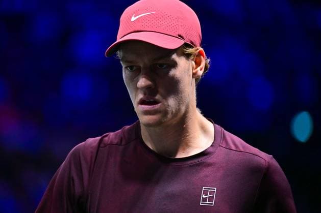 TENNIS : Rolex Paris Masters - Paris - 01 11 2025 Jannik Sinner ( Italy ) during the Rolex Paris Masters at Paris La Defense Arena on November 01, 2025 in Nanterre, France. (Photo by Federico Pestellini PSNewz ) ParisFrance  Copyright: xFedericoxPestellinix
