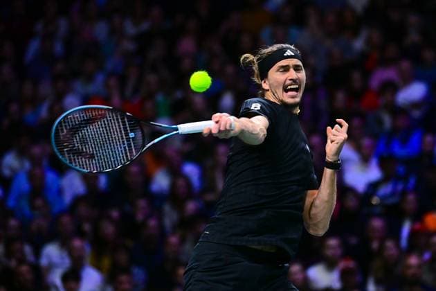 TENNIS : Rolex Paris Masters - Paris - 01 11 2025 Alexander Zverev ( Germany ) during the Rolex Paris Masters at Paris La Defense Arena on November 01, 2025 in Nanterre, France. (Photo by Federico Pestellini PSNewz ) ParisFrance  Copyright: xFedericoxPestellinix