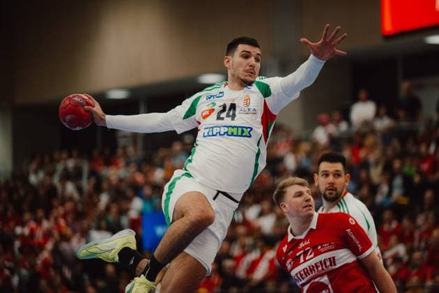 HANDBALL - OEHB, 100 years anniversary VIENNA,AUSTRIA,01.NOV.25 - HANDBALL - OEHB, Oesterreichischer Handballbund, Handball Austria, 100 years anniversary, test match, Austria vs Hungary. Image shows Gergoe Fazekas (HUN) and Lukas Hutecek (AUT).  GEPAxpictures xAlexanderxSolc