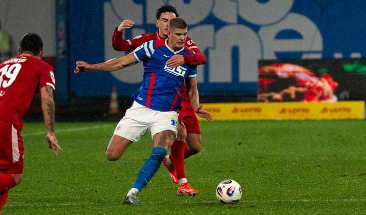 1 11 2025, Soccer, GER, Men, 3 Liga, DFL, Matchday 13, FC Hansa Rostock SC Verl Jan Mejdr FC Hansa Rostock, front vs Timur Gayret SC Verl, back Rostock Ostseestadion Mecklenburg Vorpommern Germany