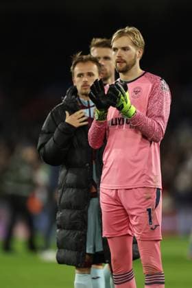 1st November 2025; Selhurst Park, Selhurst, London, England; Premier League Football, Crystal Palace versus Brentford; goalkeeper Caoimhin Kelleher of Brentford thanking the fans after the match  KatiexChan