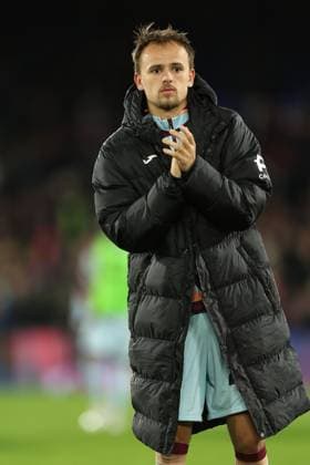1st November 2025; Selhurst Park, Selhurst, London, England; Premier League Football, Crystal Palace versus Brentford; Mikkel Damsgaard of Brentfordn thanking the fans after the match  KatiexChan