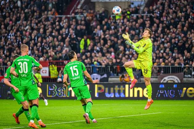 Soccer I Men I Season 2025 2026 I Bundesliga I 9 Matchday I FC St Pauli Borussia Mönchengladbach I 01 11 2025 Moritz Nicolas 33, Borussia Mönchengladbach Hamburg Millerntor Stadion Hamburg Germany Copyright: xLobecax xHenningxRohlfsx