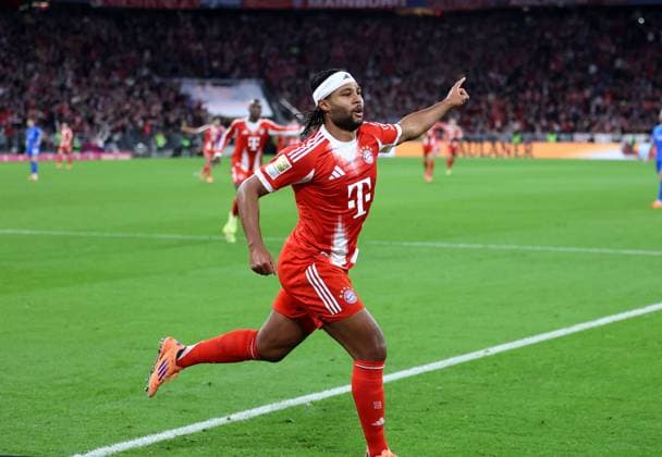 Football, Men, Bundesliga, Season 2025 2026, FC Bayern München Bayer 04 Leverkusen, Allianz Arena 1 0 by Serge Gnabry FC Bayern München , Goal, Juble, Leadership DFB, DFL regulations prohibit any use of photographs as image sequences and or quasi video