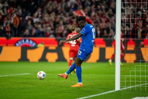 Edmond Tapsoba Bayer 04 Leverkusen, 12 is disappointed disappointed, dissatisfied after goal to 1 0 by Serge Gnabry FC Bayern Muenchen, 07 , GER, FC Bayern Muenchen vs Bayer 04 Leverkusen, Football, Bundesliga, 09 Matchday, Season 2025 2026, 01 11 2025, DFL DFB REGULATES PROHIBIT ANY USE OF PHOTOGRAPHS AS IMAGE SEQUENCES AND OR QUASI VIDEO, GER, FC Bayern Muenchen vs Bayer 04 Leverkusen, Football, Bundesliga, Matchday 09, Season 2025 2026, 01 11 2025 Muenchen Copyright: xEibner-Pressefotox EP_EER