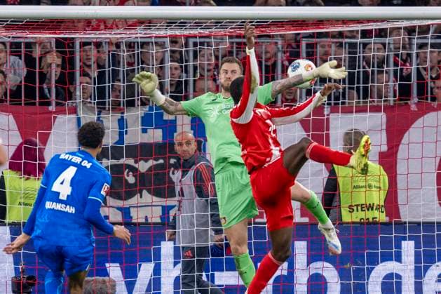 01 11 2025 Football FC Bayern Munich Bayer 04 Leverkusen at the Allianz Arena Nicolas Jackson Bayern Munich scores the goal to make it 2 0 IMPORTANT NOTE In accordance with the regulations of the DFL and the DFB, it is prohibited to use or have used photographs taken in the stadium and or of the match in the form of sequential images and or video-like photo series Copyright: xDavidxInderliedx