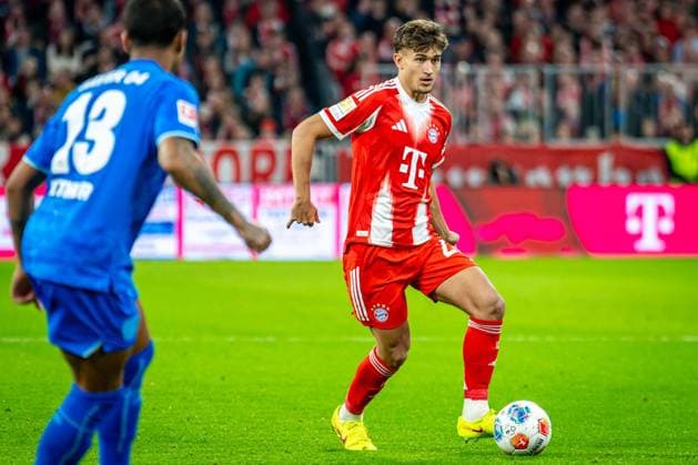 SOCCER - DFL, Bayern vs Leverkusen MUNICH,GERMANY,01.NOV.25 - SOCCER - 1. DFL, 1. Deutsche Bundesliga, FC Bayern Muenchen vs Bayer 04 Leverkusen. Image shows Tom Bischof (Bayern) and Arthur (Leverkusen).  GEPAxpictures xKevinxHackner