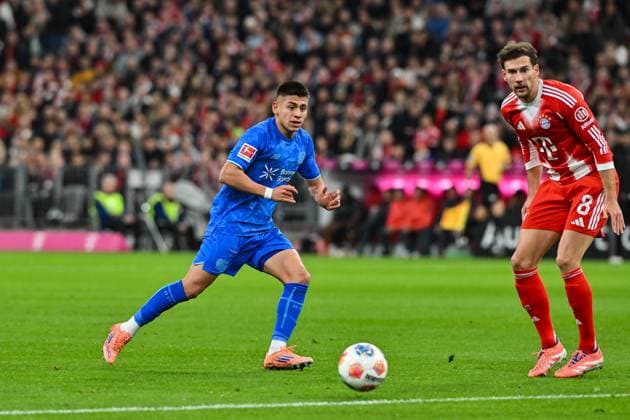 Bundesliga FC Bayern Munich Bayer 04 Leverkusen 01 11 2025 MUNICH, GERMANY 1 NOVEMBER in duel Leon GORETZKA FC Bayern Munich 8 and Claudio ECHEVERRI Bayer Leverkusen 9 during the Bundesliga match between FC Bayern Munich and Bayer 04 Leverkusen on matchday 9 at Allianz Arena on November 1, 2025 in Munich, Germany DFL REGULATES PROHIBIT ANY USE OF PHOTOGRAPHS AS IMAGE SEQUENCES AND OR QUASI VIDEO Copyright: xBEAUTIFULxSPORTS Goldbergx