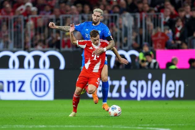 Soccer 1 Bundesliga 9 Matchday FC Bayern Munich Bayer 04 Leverkusen on 01 11 2025 at the Allianz Arena in Munich Robert Andrich Leverkusen , left Joshua Kimmich Munich , right DFL regulations prohibit any use of photographs as image sequences and or quasi video xMSx