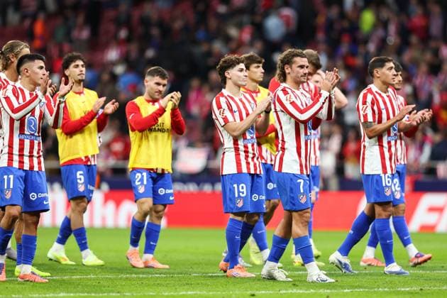 November 1, 2025, Madrid, Madrid, SPAIN: Players of Atletico de Madrid greeting the fans during the Spanish League, LaLiga EA Sports, football match played between Atletico de Madrid and Sevilla FC at Riyadh Air Metropolitano stadium on November 01, 2025, in Madrid, Spain. Madrid SPAIN - ZUMAa181 20251101_zaa_a181_195 Copyright: xIrinaxR.xHipolitox