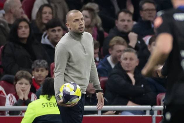 AMSTERDAM , 01-11-2025 , JohanCruyff Arena , season 2025 2026 , Dutch Eredivisie football , match between Ajax and sc Heerenveen 1-1, picture shows John Heitinga Ajax - Heerenveen  x31798370x Copyright: