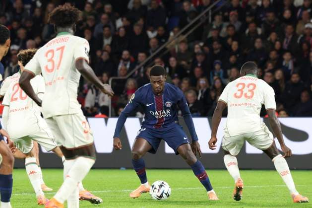 FOOTBALL : Paris Saint Germain Vs OGC Nice - Ligue 1 - 01 11 2025 Nuno Mendes (PSG) ParisFrance  Copyright: xMichaelxBaucherx
