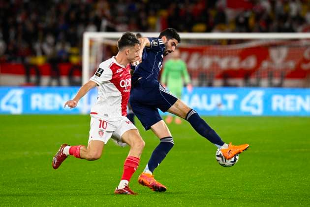 FOOTBALL : AS Monaco VS Paris FC - Ligue 1 McDonald s - 01 11 2025 Pierre Lees-Melou (Paris FC) Aleksandr Golovin (ASM) - Ligue 1 McDonald™s match between AS Monaco and Paris Football Club on November 1, 2025 at the Louis II Stadium in Monaco. MonacoMonaco  Copyright: xWilliamxCannarellax