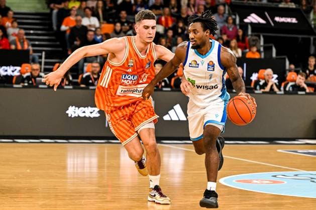GER, BBL, ratiopharm Ulm vs Skyliners Frankfurt 01 11 2025, ratiopharm arena, Neu Ulm, GER, BBL, ratiopharm Ulm vs Skyliners Frankfurt, in the picture Diego Garavaglia Ulm, 23 , Isaiah Swope Frankfurt, 1 nordphotoxGmbHx xHafner nph00200