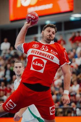 HANDBALL - OEHB, 100 years anniversary VIENNA,AUSTRIA,01.NOV.25 - HANDBALL - OEHB, Oesterreichischer Handballbund, Handball Austria, 100 years anniversary, test match, Austria vs Hungary. Image shows Tobias Wagner (AUT).  GEPAxpictures xAlexanderxSolc