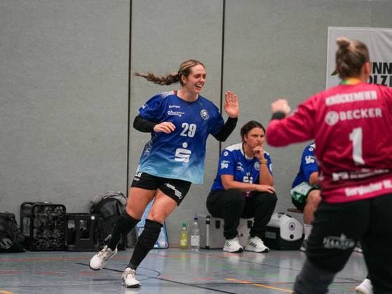 Alexandra Lundstrom Bergischer HC, 29 celebrates after scoring Bergischer HC Women vs SV Werder Bremen Women, Handball, 2 Bundesliga Women, Matchday 7, Season 2025 2026, 01 11 2025 Bergischer HC Women vs SV Werder Bremen Women, Handball, 2 Bundesliga Women, Matchday 7, Season 2025 2026, 01 11 2025 Solingen Copyright: xEibner-Pressefoto DamianxKruczynx EP_DKI