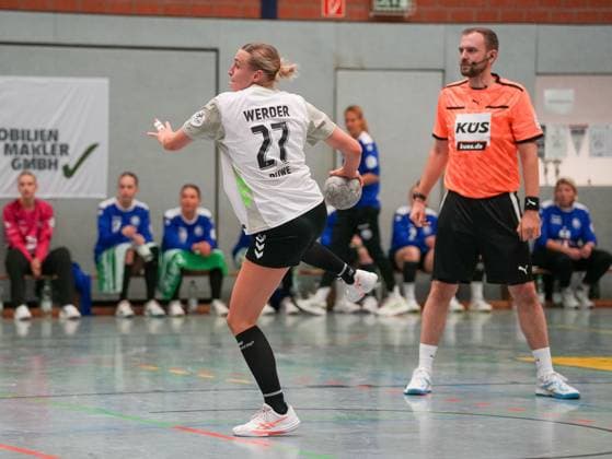Emma Ruwe SV Werder Bremen, 27 on seven-meter penalty Bergischer HC Women vs SV Werder Bremen Women, Handball, 2 Bundesliga Women, Matchday 7, Season 2025 2026, 01 11 2025 Bergischer HC Women vs SV Werder Bremen Women, Handball, 2 Bundesliga Women, Matchday 7, Season 2025 2026, 01 11 2025 Solingen Copyright: xEibner-Pressefoto DamianxKruczynx EP_DKI