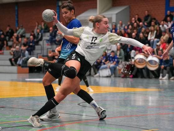 Meike Becker SV Werder Bremen, 17 on goal Bergischer HC Women vs SV Werder Bremen Women, Handball, 2 Bundesliga Women, Matchday 7, Season 2025 2026, 01 11 2025 Bergischer HC Women vs SV Werder Bremen Women, Handball, 2 Bundesliga Women, Matchday 7, Season 2025 2026, 01 11 2025 Solingen Copyright: xEibner-Pressefoto DamianxKruczynx EP_DKI
