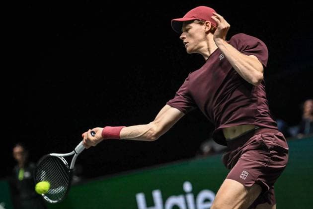 Jannik Sinner vs Alexander Zverev at Rolex Paris Masters 2025 in Paris FA Jannik Sinner competes against Alexander Zverev during the Rolex Paris Masters 2025 semi finals at the Paris La Defense Arena in Paris, on November 1, 2025. Photo by Firas Abdullah ABACAPRESS.COM Paris Ile-de-France France  Copyright: xAbdullahxFiras ABACAx