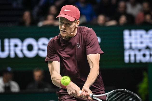 Jannik Sinner vs Alexander Zverev at Rolex Paris Masters 2025 in Paris FA Jannik Sinner competes against Alexander Zverev during the Rolex Paris Masters 2025 semi finals at the Paris La Defense Arena in Paris, on November 1, 2025. Photo by Firas Abdullah ABACAPRESS.COM Paris Ile-de-France France  Copyright: xAbdullahxFiras ABACAx