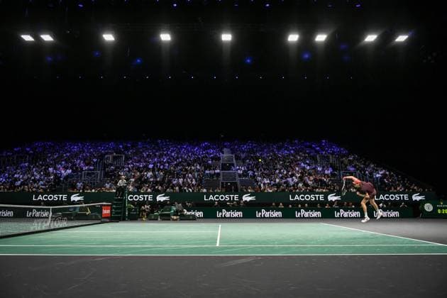 Jannik Sinner vs Alexander Zverev at Rolex Paris Masters 2025 in Paris FA Jannik Sinner competes against Alexander Zverev during the Rolex Paris Masters 2025 semi finals at the Paris La Defense Arena in Paris, on November 1, 2025. Photo by Firas Abdullah ABACAPRESS.COM Paris Ile-de-France France  Copyright: xAbdullahxFiras ABACAx