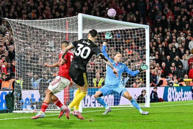 1st November 2025; The City Ground, Nottingham, England; Premier League Football, Nottingham Forest versus Manchester United, ManU Benjamin Sesko of Manchester United shoots over the bar past Matz Sels of Nottingham Forest  GodfreyxPitt